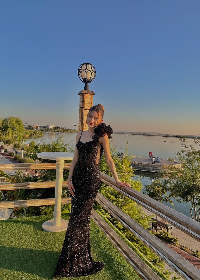 Payetli siyah abiye - Görsel 3