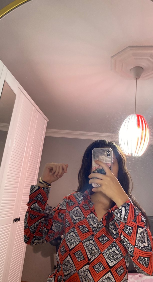 Kadın desenli gömlek - Görsel 2