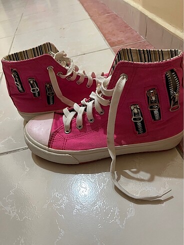 Converse Converse