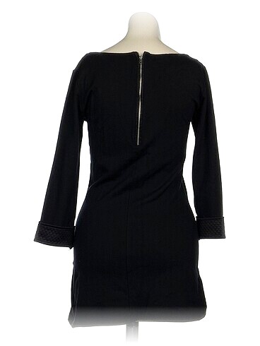 m Beden PreLoved Kısa Elbise %70 İndirimli.