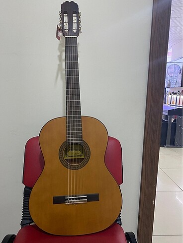 Avlaro İspanyol gitar