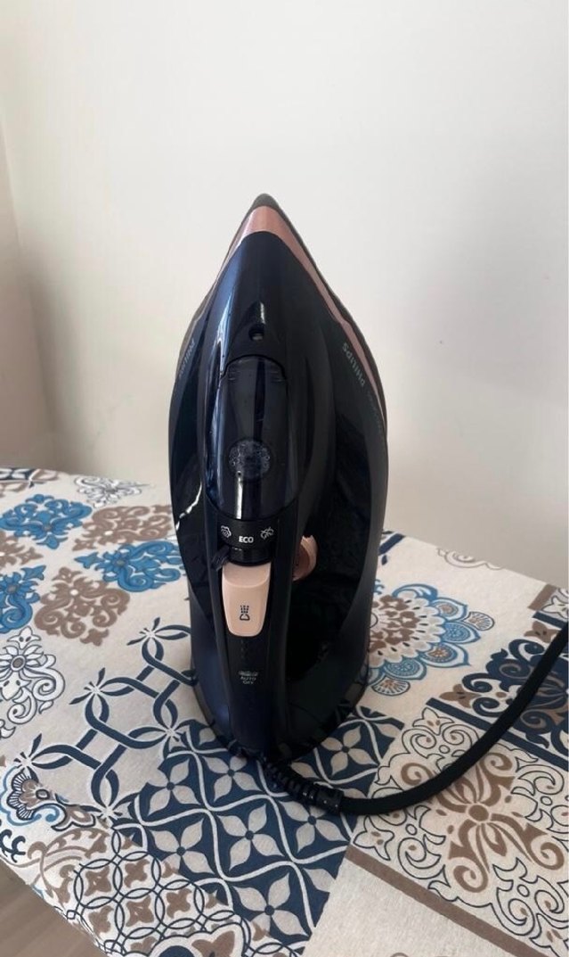 Philips Siyah Ütü - Görsel 2