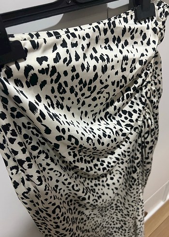 Zara Kadın Midi Desenli Geniş Kesim Pantolon - Görsel 4