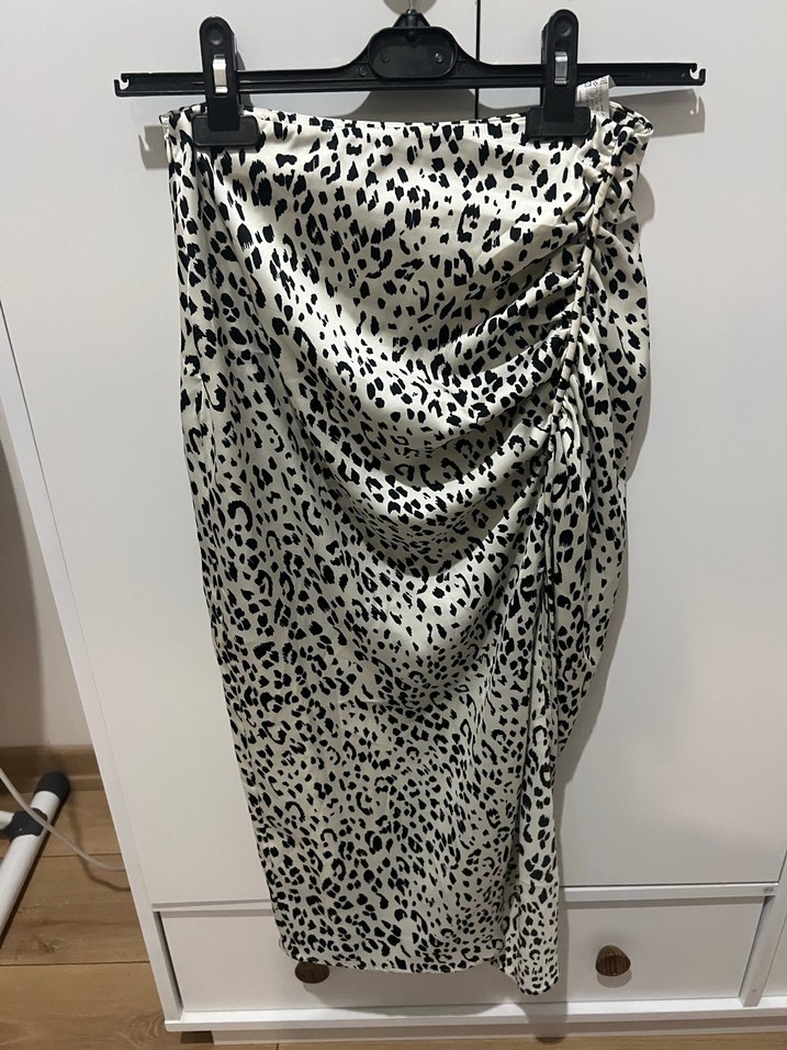 Zara Kadın Midi Desenli Geniş Kesim Pantolon - Görsel 2