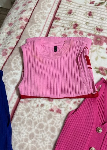 Renkli, Düğmeli, Kolsuz Kız Hırkası - Görsel 4