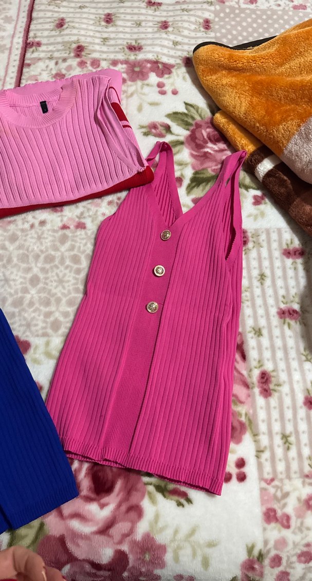 Renkli, Düğmeli, Kolsuz Kız Hırkası - Görsel 3