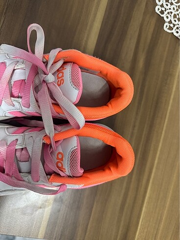 32 Beden beyaz Renk Adidas