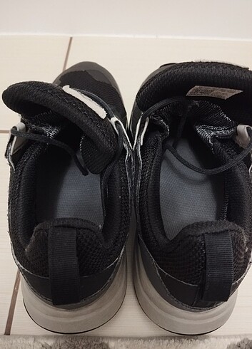 36 Beden siyah Renk Adidas terrex ayakkabı