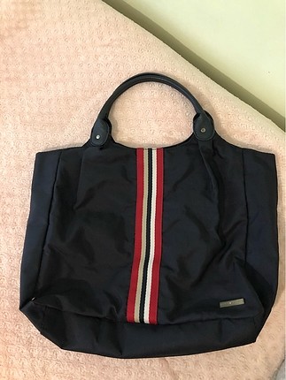 Tommy hilfiger çanta