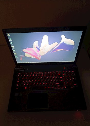 Toshiba Qosmio x870 Laptop - Görsel 6