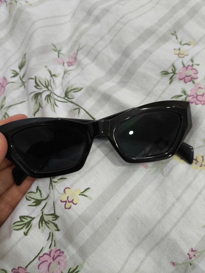 Siyah Şeffaf Gotik Kadın Güneş Gözlüğü - Görsel 3