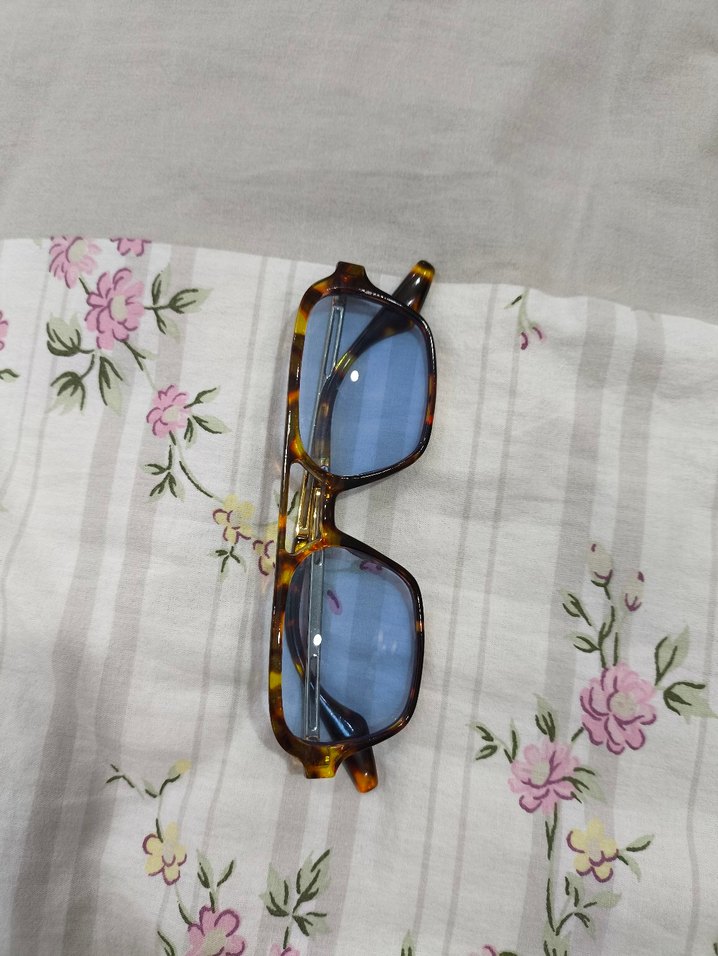 Koyu Mavi Camlı Tokalı Kadın Gözlüğü - Görsel 2