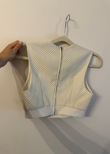 Nok marka Altın yaldızlı desenli krem crop top