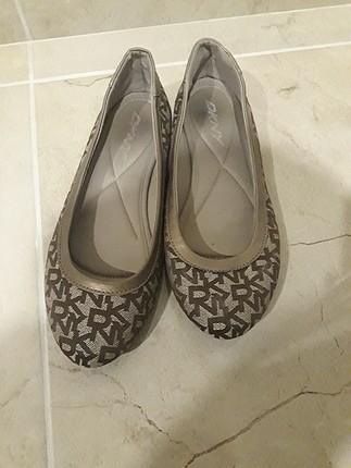 babet dkny 