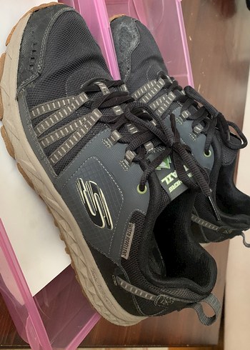 Skechers 42.5