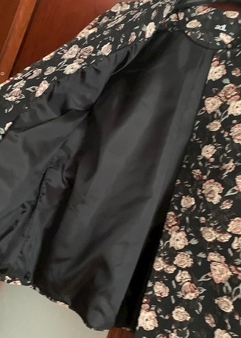Çiçek Desenli Siyah Midi ceket - Görsel 5