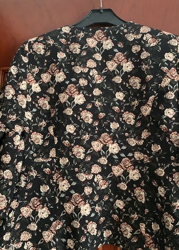 Çiçek Desenli Siyah Midi ceket - Görsel 6