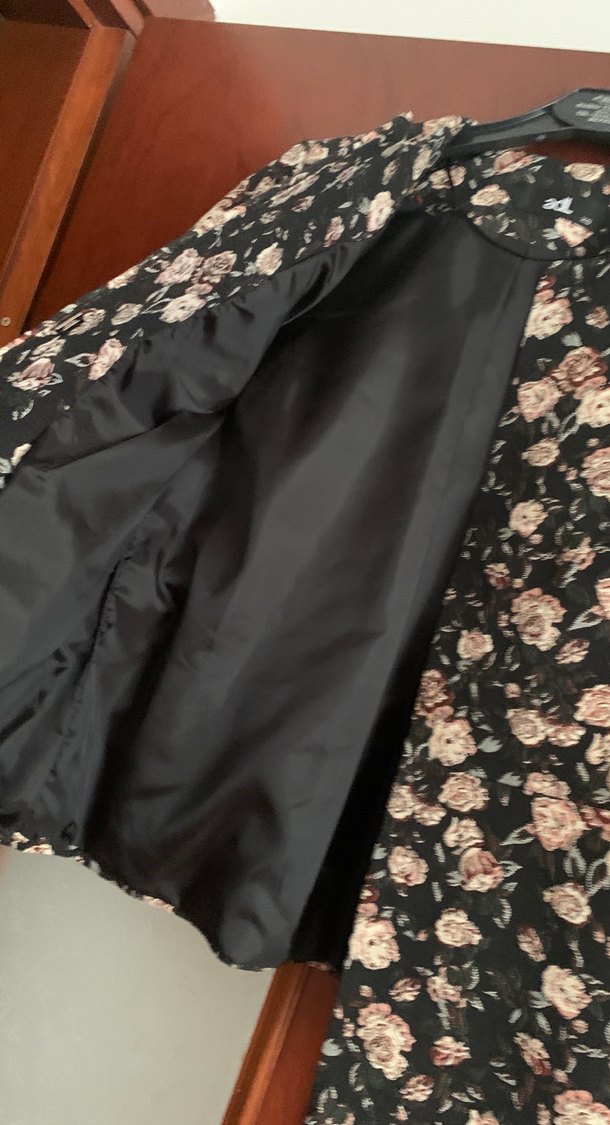 Çiçek Desenli Siyah Midi ceket - Görsel 5