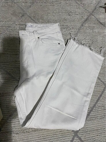Bershka beyaz renk pantolon