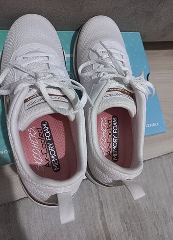 37,5 Beden Skechers