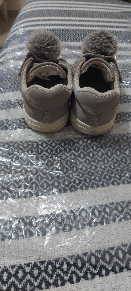 Gri Kürklü Kız Çocuk Spor Ayakkabı - Görsel 3