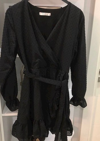 #QU STAYLE İÇİNDEN PUANTİYELİ Siyah renkli, kemerli ve V yaka - Görsel 10