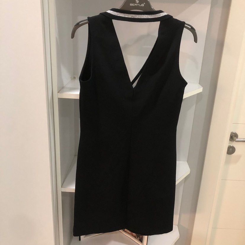 #TRENDYOL Siyah V Yaka - Görsel 4