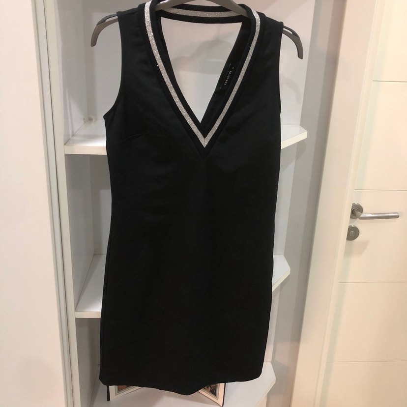 #TRENDYOL Siyah V Yaka - Görsel 2