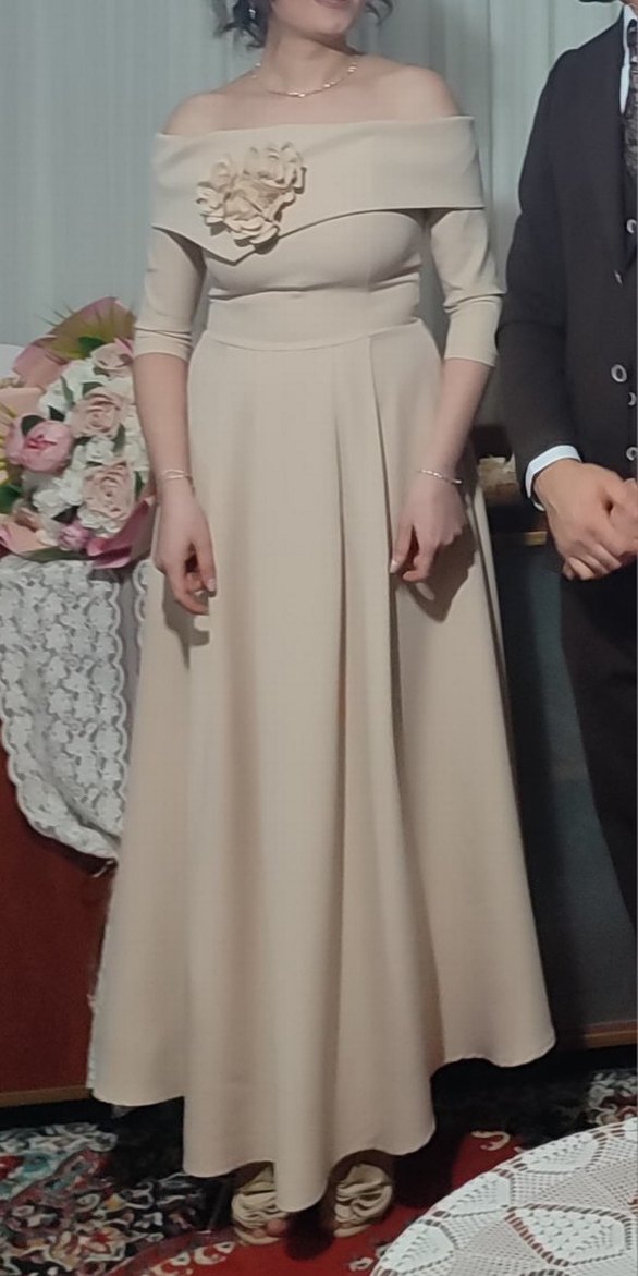 Bej Madonna Yaka Uzun Kol Abiye - Görsel 3