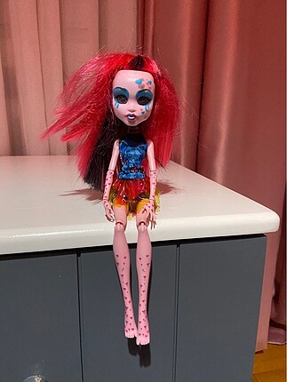 Monster high maskeli bebek