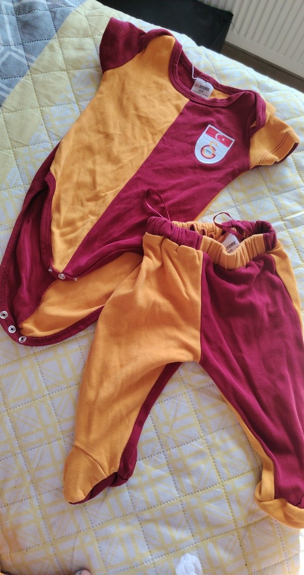 Galatasaray Kısa Kollu Bebek Body - Görsel 3