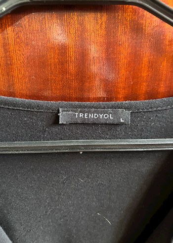 Trendyol & Milla V Yaka Siyah Midi Rahat Elbise