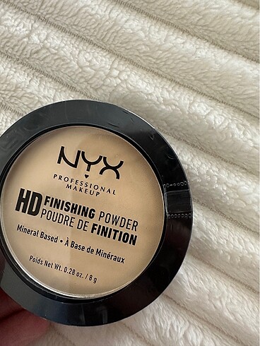  Beden Nyx banana pudra