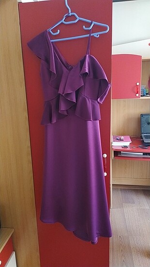 Trendyol & Milla Volanlı elbise