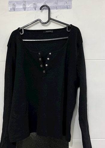 Siyah U Yaka Çıtçıtlı Uzun Kollu Crop - Görsel 2