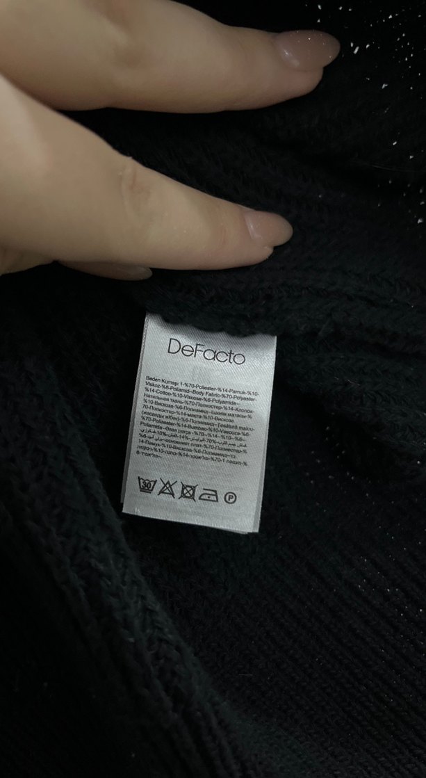 Siyah V Yaka Örgü Kadın Süveter - Görsel 3