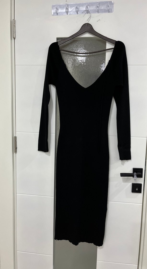 Siyah Sırt Detaylı Triko Elbise - Görsel 2