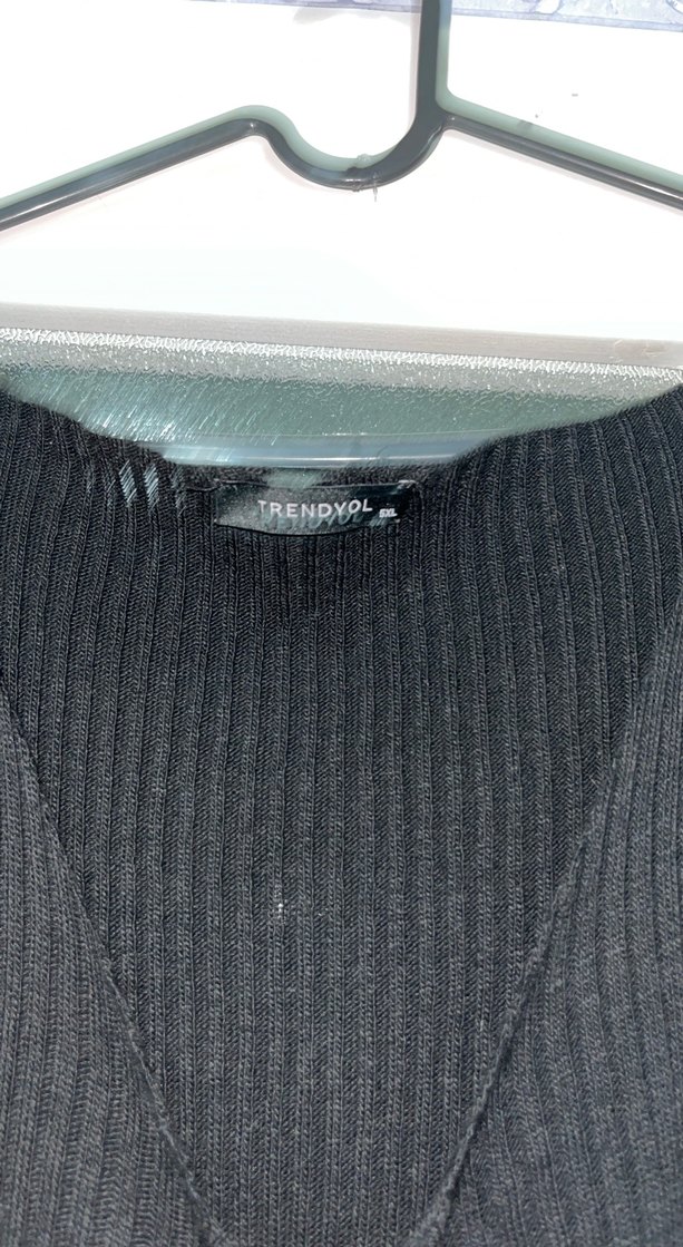 siyah fitilli büzgü detaylı ince triko elbise - Görsel 5