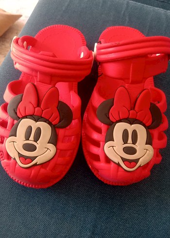 25 Beden Kız Çocuk Kırmızı Minnie Mouse Terlik