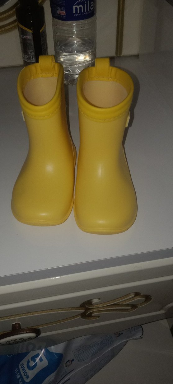 Sarı Tokalı Erkek Çocuk Yağmur Çizmesi - Görsel 3