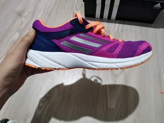 Adidas spor ayakkabı