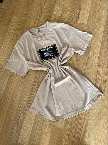Burberry tshirt