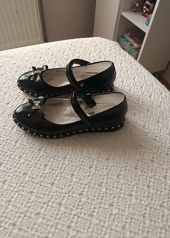 Kızlar için Parlak Siyah Tokalı Bale Düz Ayakkabı - Görsel 4
