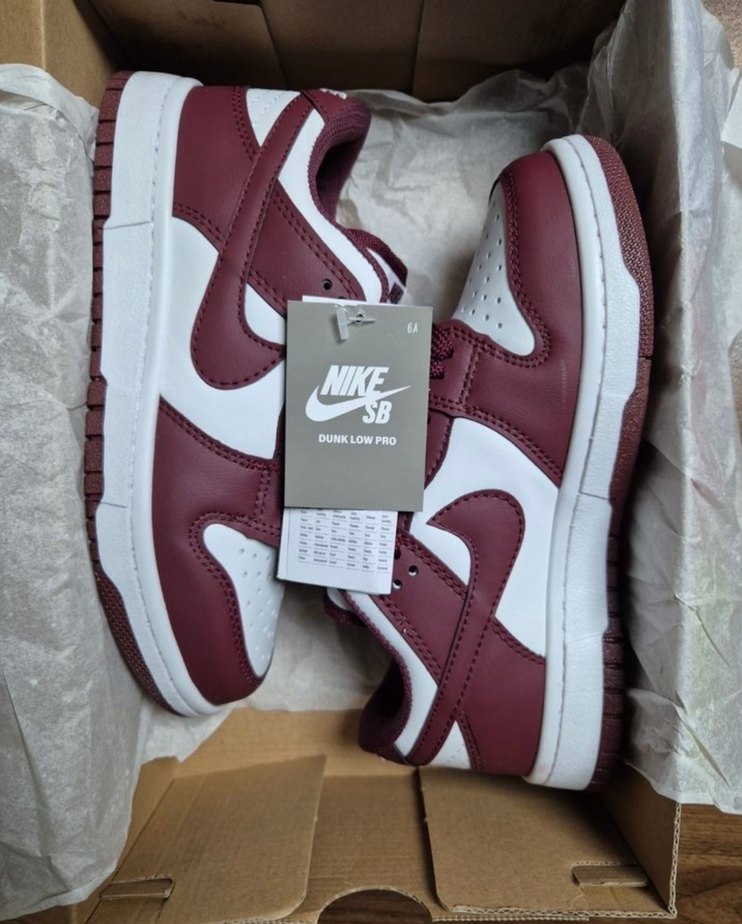 Bordo Beyaz Nike Kadın Spor Ayakkabı - Görsel 2