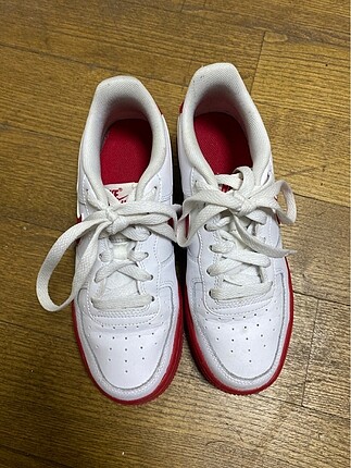 Nike air force beyaz kırmızı