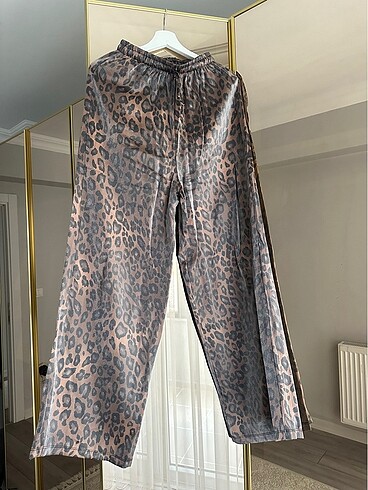 Leopar desenli pantolon
