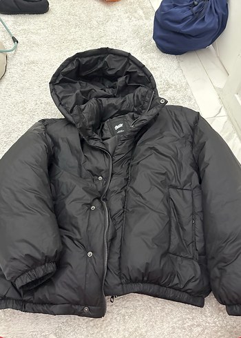 Pull bear Siyah Kapüşonlu Oversize Kadın Mont - Görsel 3