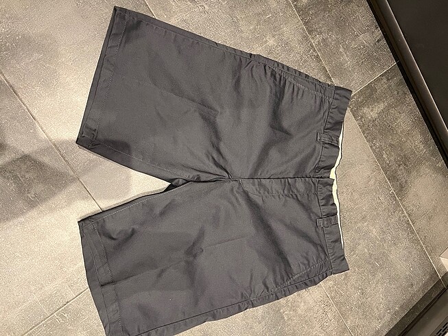 H&M L.O.G.G şort