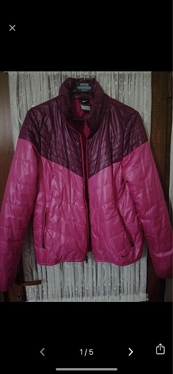 Nike Pembe Mont