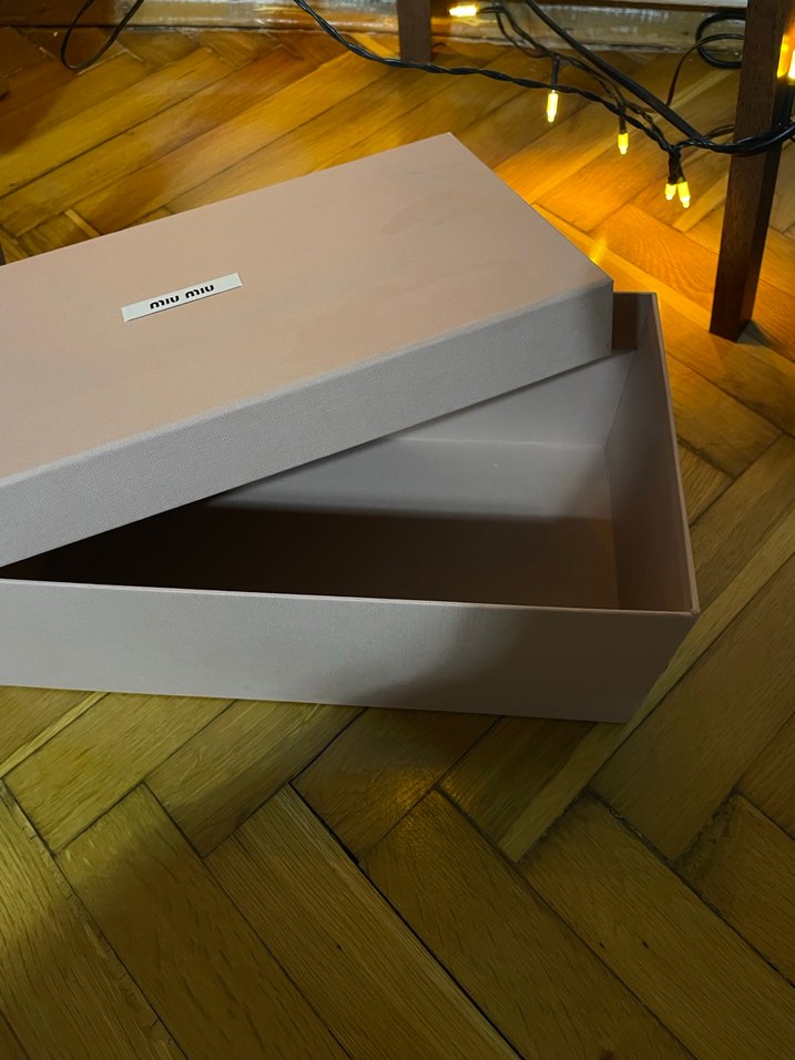 Miu Miu Pembe Ürün Kutusu - Görsel 3